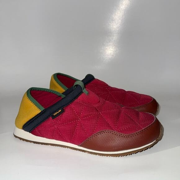 Teva Re Ember Moccasin Persian Red/Brown Multi kids size 4 - Picture 1 of 8